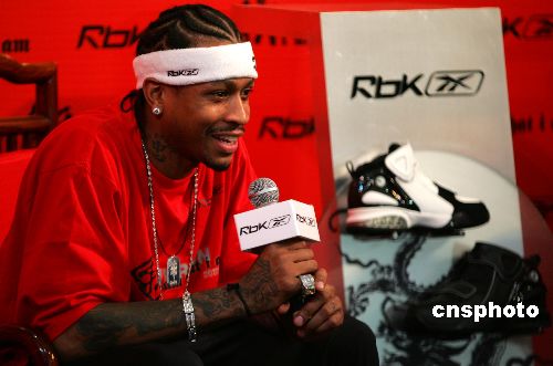 官方：邦马蒂在训练中遭遇腓骨骨折，将至少休战两个月（官方确认：邦马蒂训练时腓骨骨折，至少伤停两个月）